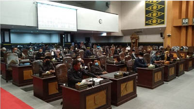 Ketua DPRD Pekanbaru Dimosi Tak Percaya 27 Anggota, Ini Penyebabnya